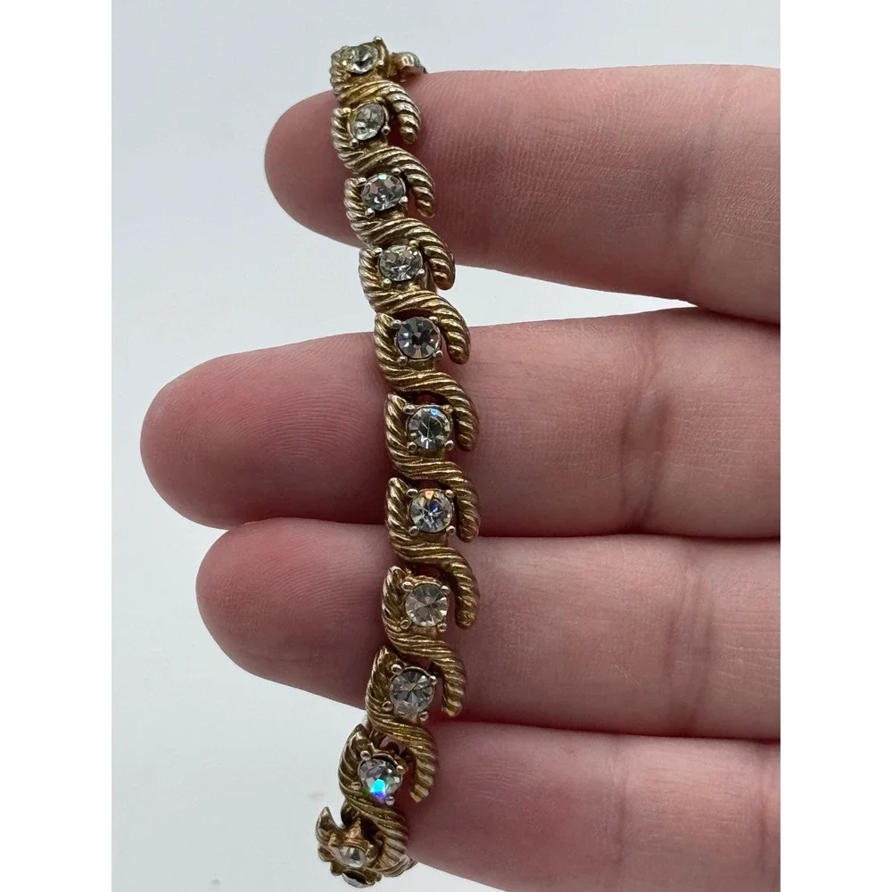 Vintage Rhinestone Link Bracelet Gold Tone Swirl Chunky‎ Retro Glam